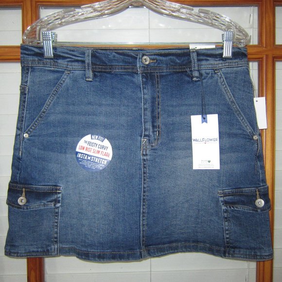 Wallflower Cargo Y2K Skirt Feisty Curvy Low Rise Slim Flare Insta Stretch NEW - Picture 1 of 8